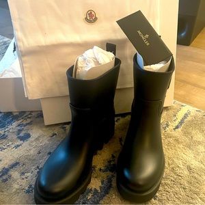 Moncler boots